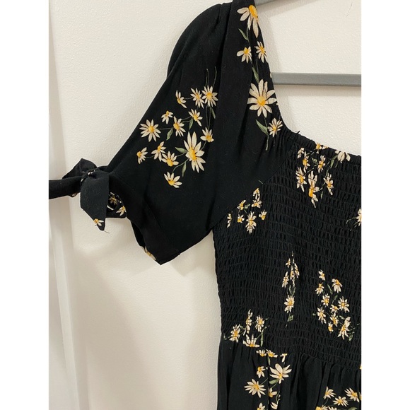 American Eagle Black Floral Tie Sleeve Dress Size Small - Picture 3 of 4